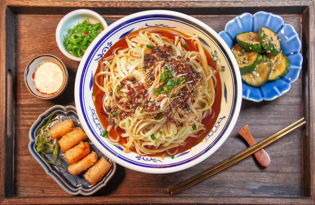 杂酱麵 Set Nouilles à la sauce de porc haché