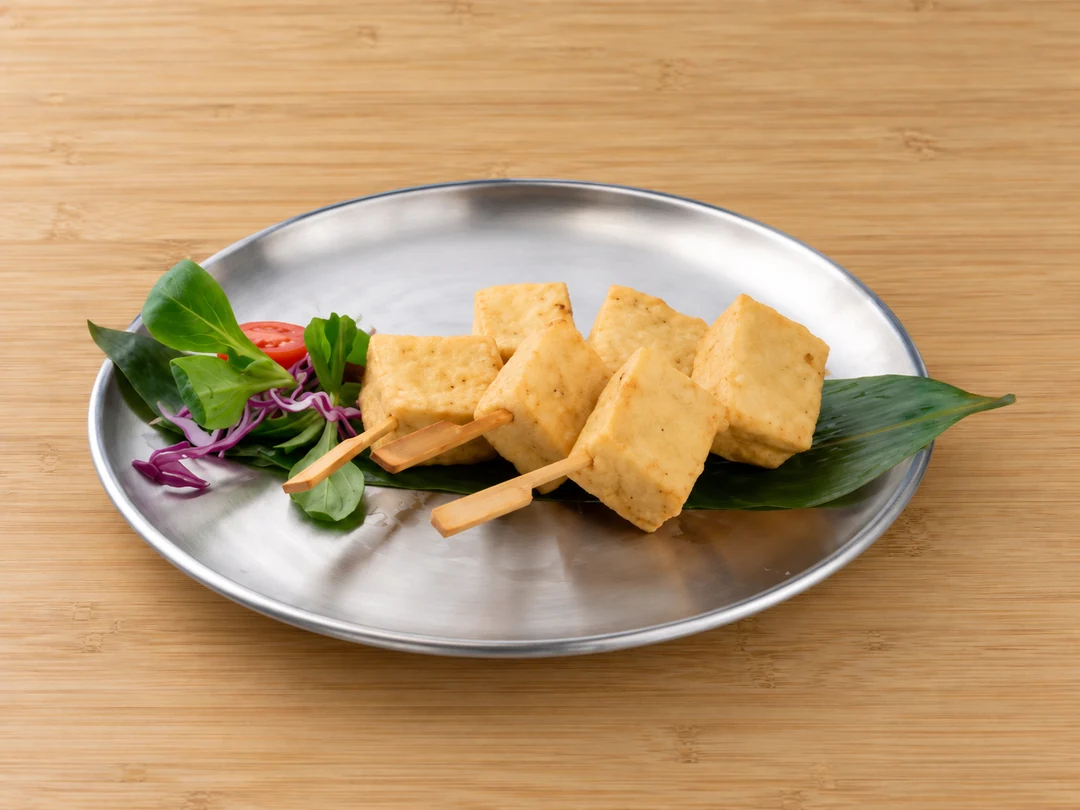 B3. Brochettes tofu